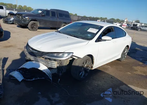 2015 Chrysler 200 S z USA, uszkodzony, nr VIN 1C3CCCBG7FN581142
